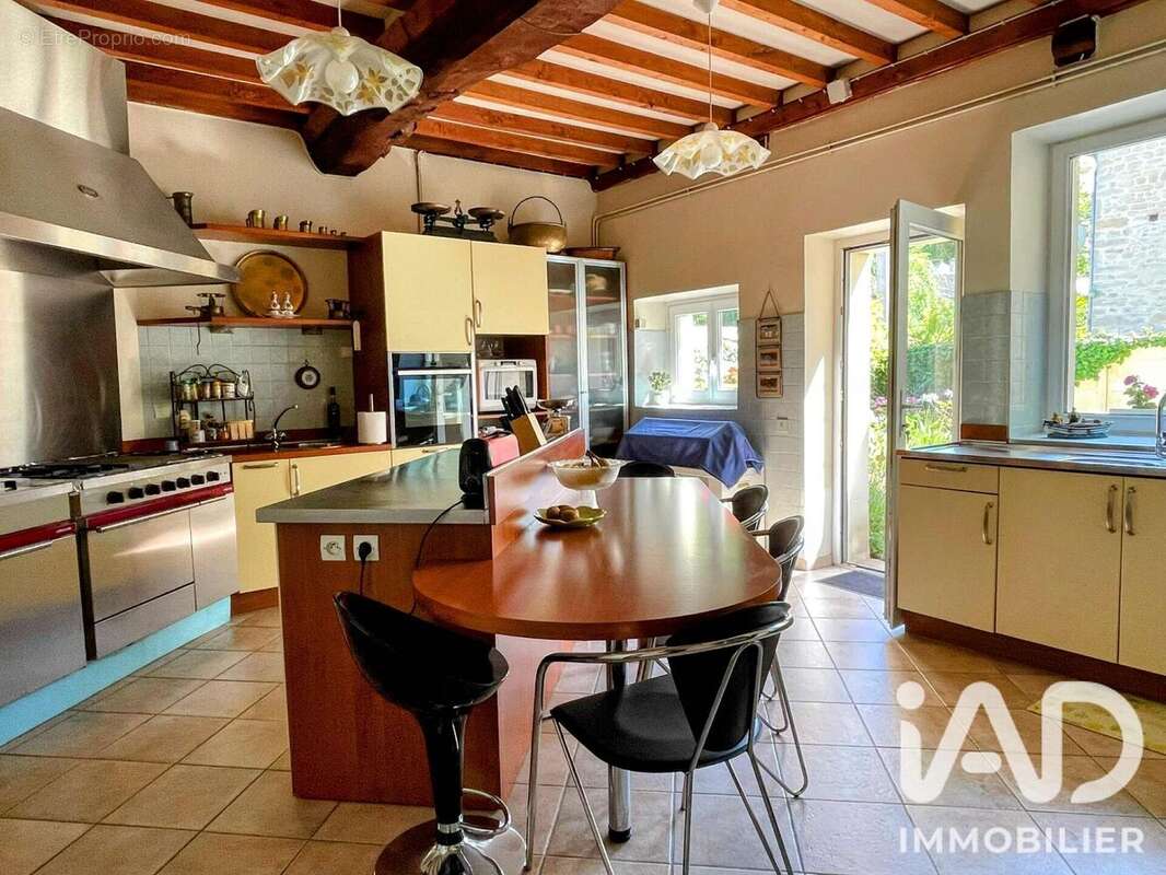 Maison 299 m² à Commes  - photo 9