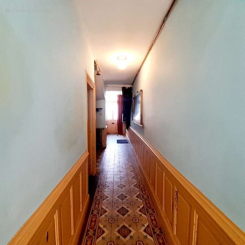 Maison à VILLENEUVE-SUR-YONNE