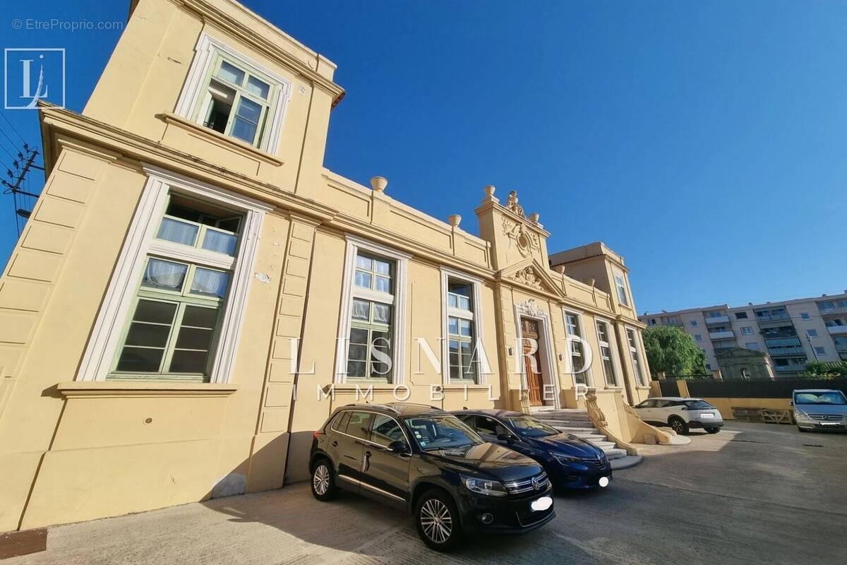 Appartement à VALLAURIS