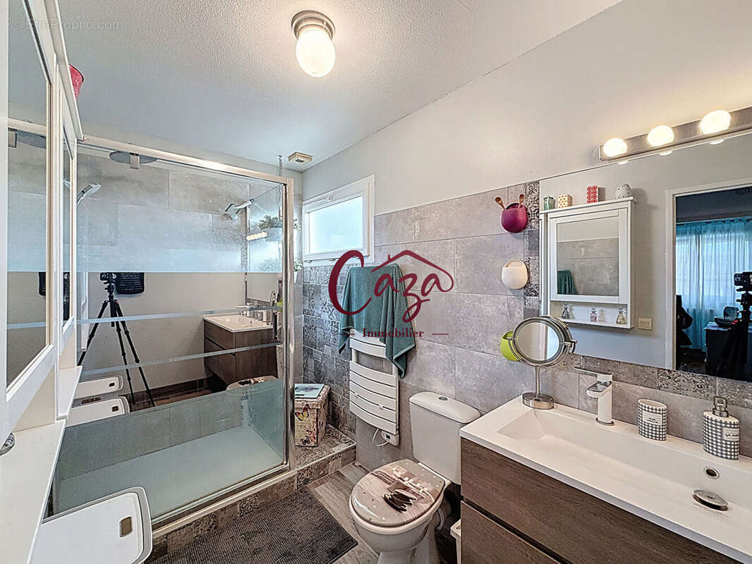 Maison à SAINT-CAPRAIS-DE-BORDEAUX