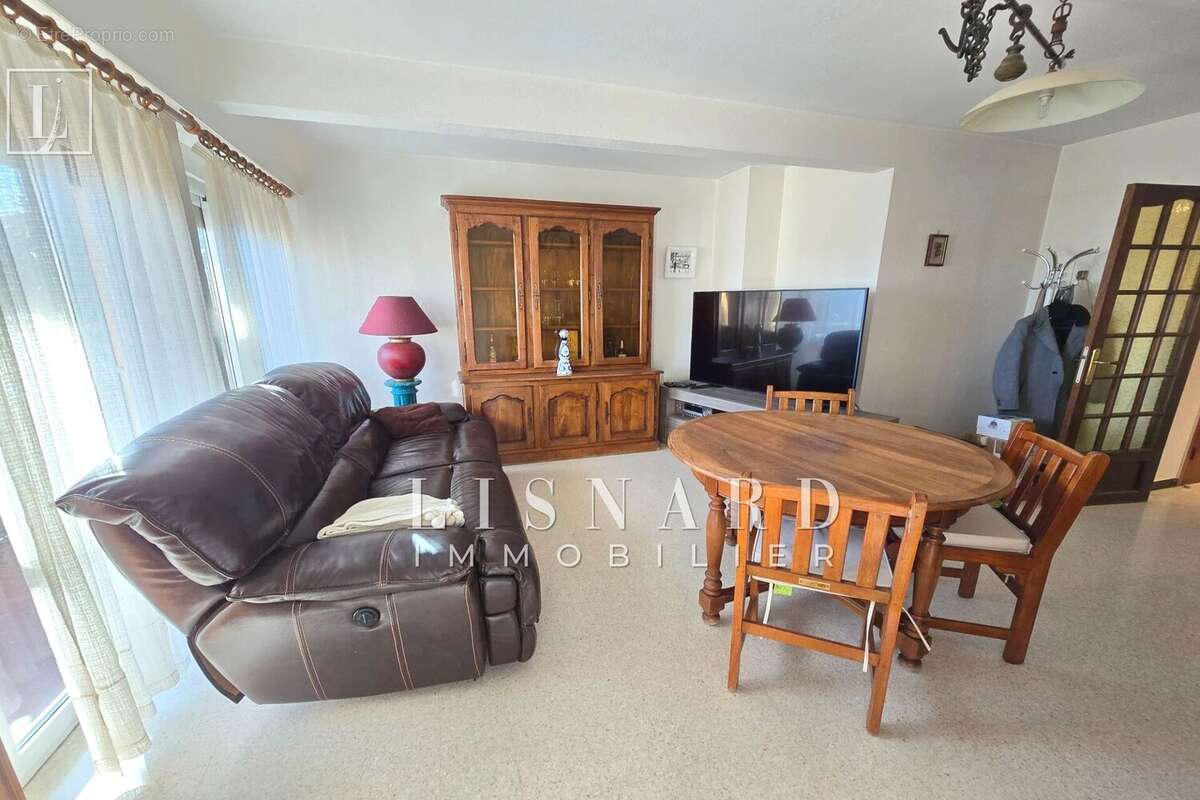 Appartement à VALLAURIS