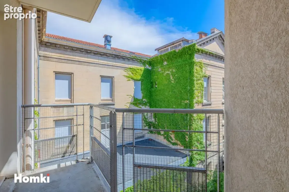 Lyon 3ᵉ – T2 de 48,37 m² avec balcon, garage et cave - Avenue Felix Faure - photo 9