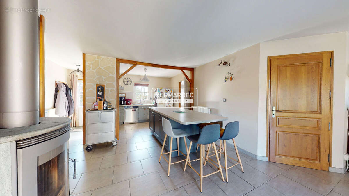 Maison plain-pied - 4 Chambres - Nombreuses annexes - photo 2