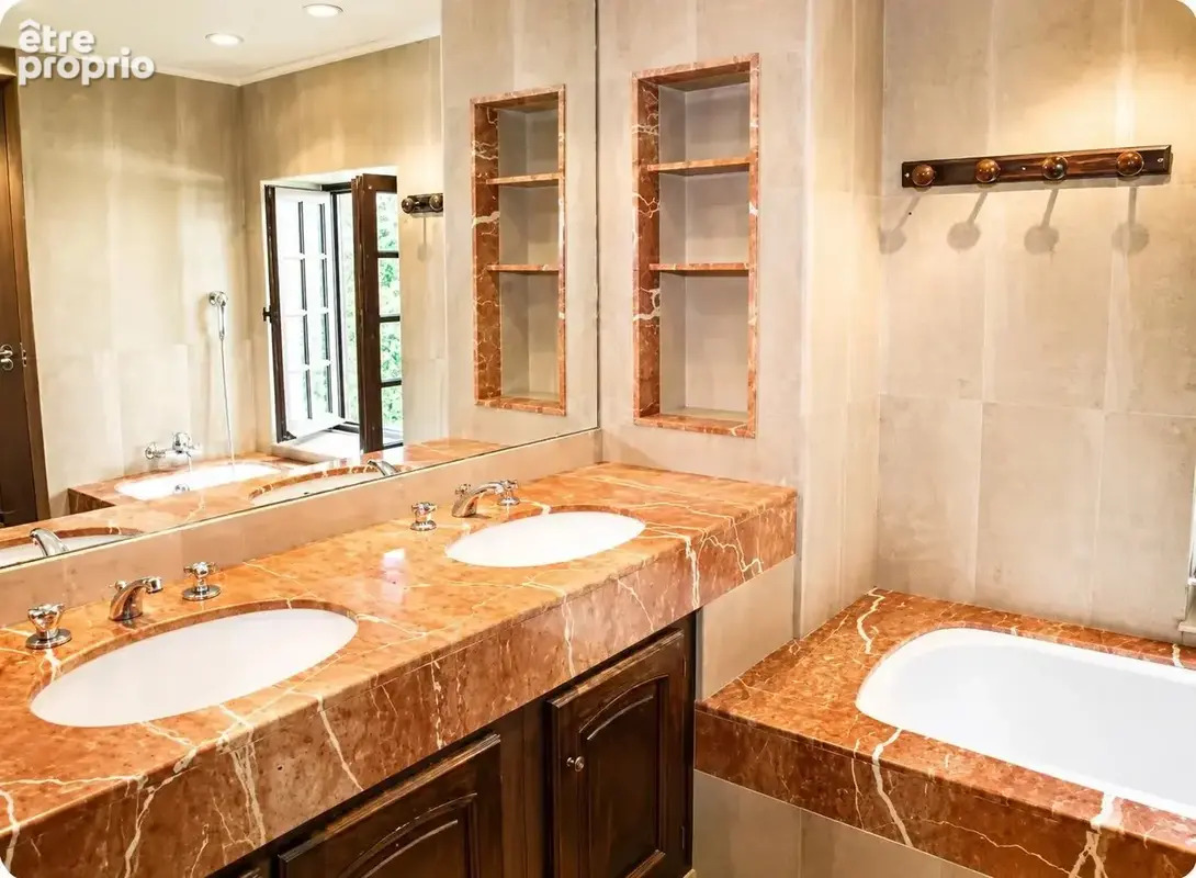 NICE – RIMIEZ  Élégante propriété de caractère dans un domaine privé - photo 6
