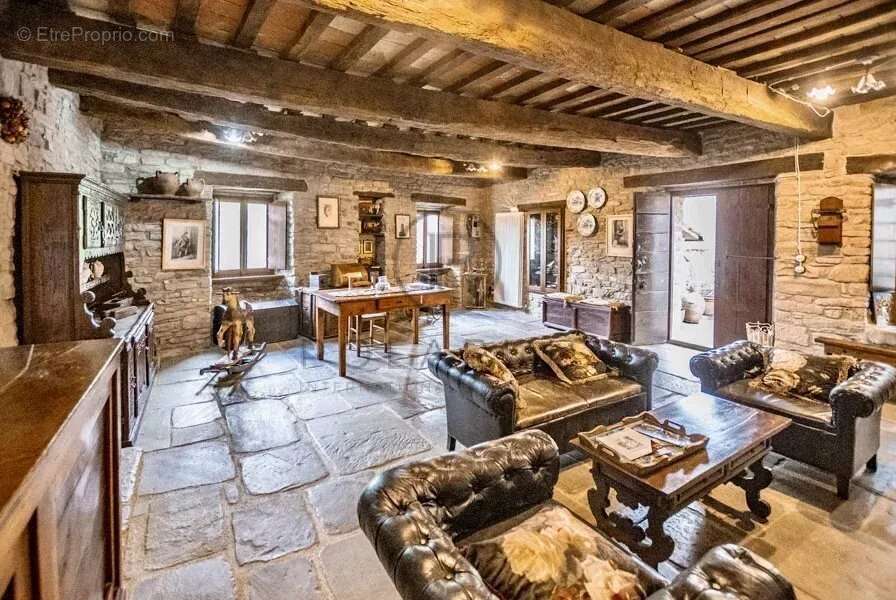 Château-hameau du XIIe siècle - photo 2