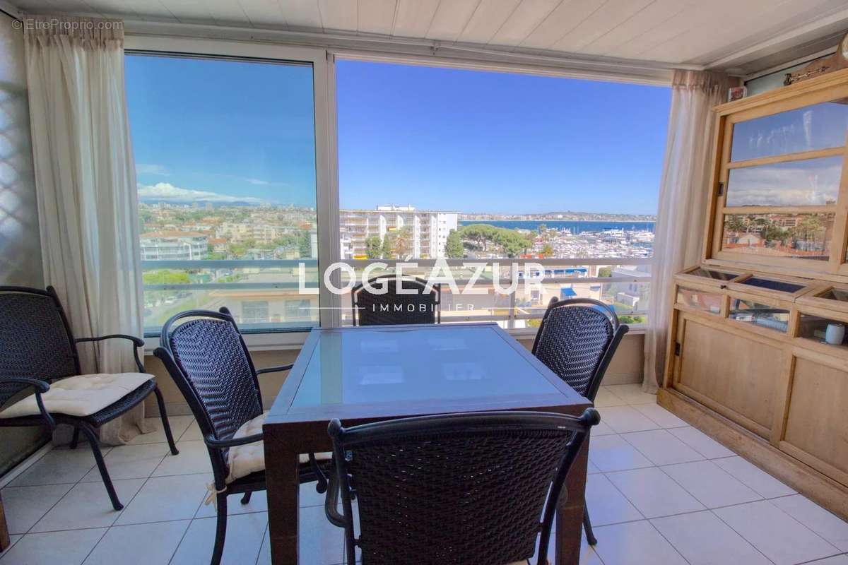 Appartement à VALLAURIS