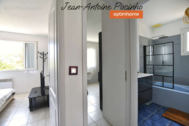 Maison à SAINTE-FOY-DE-PEYROLIERES