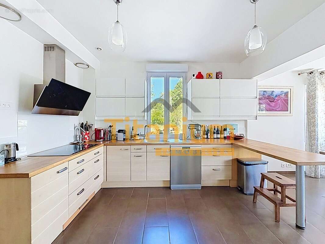 Maison 154 m² à Osny  - photo 4