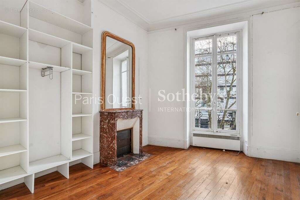 Appartement à NEUILLY-SUR-SEINE