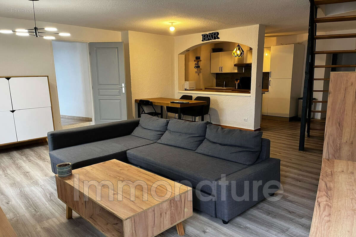 Appartement à LAROQUE
