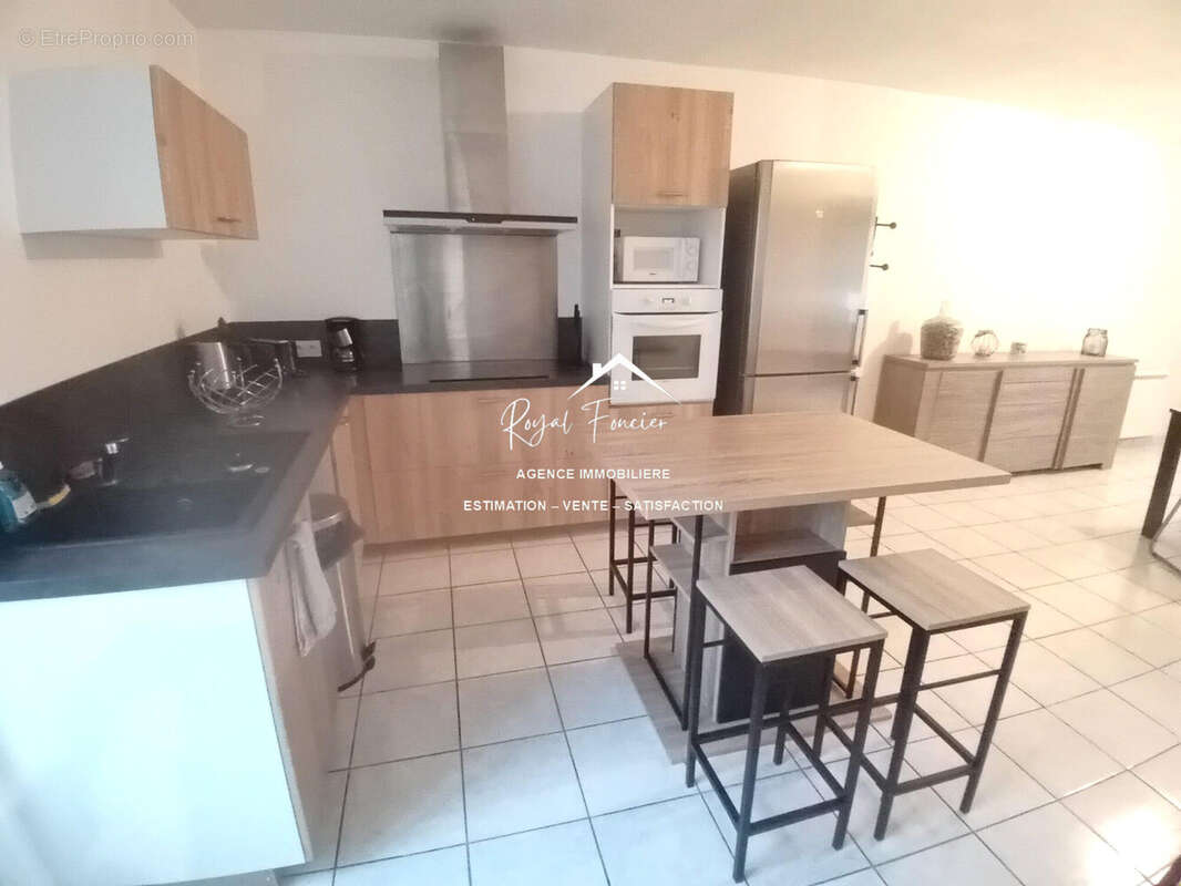 Cuisine A et E récente en bon état  - Maison à DANGE-SAINT-ROMAIN