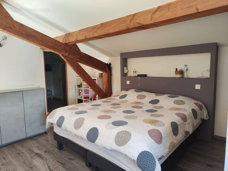 Maison à VACQUIERES