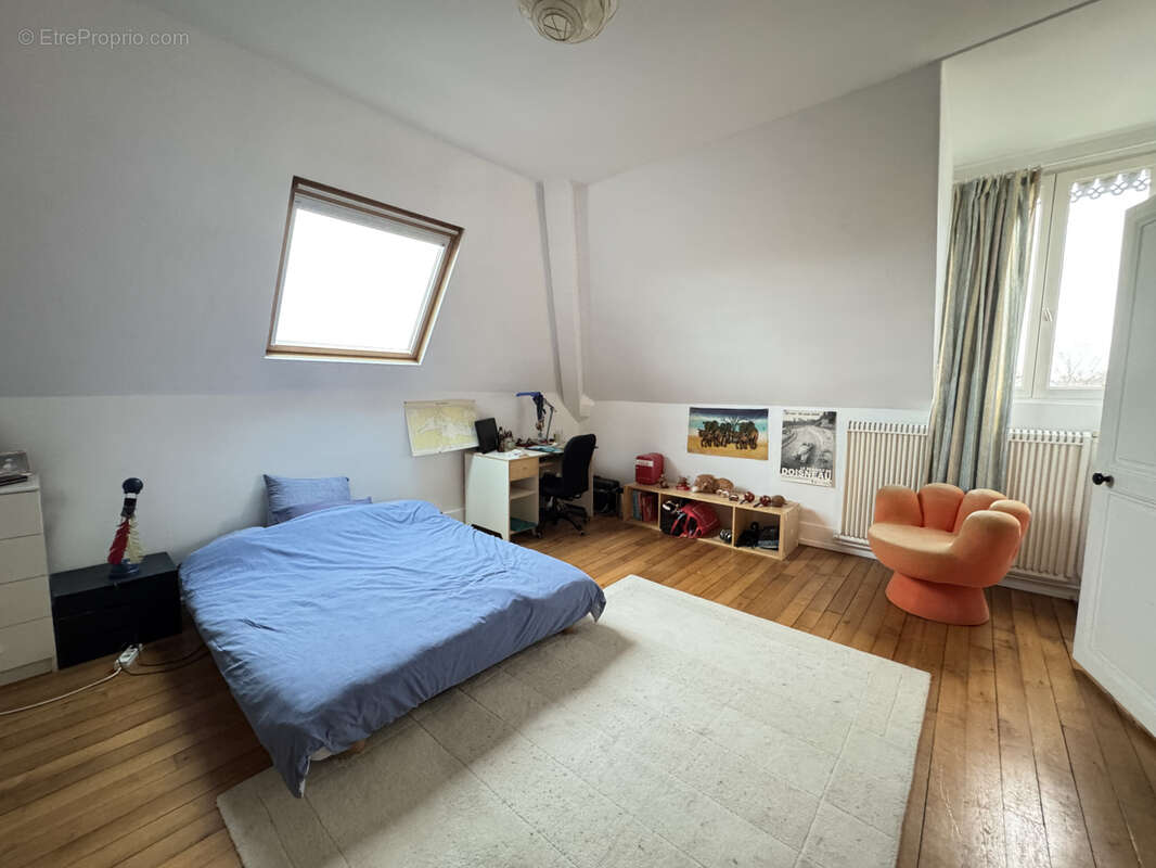 Maison à SAINT-MAUR-DES-FOSSES