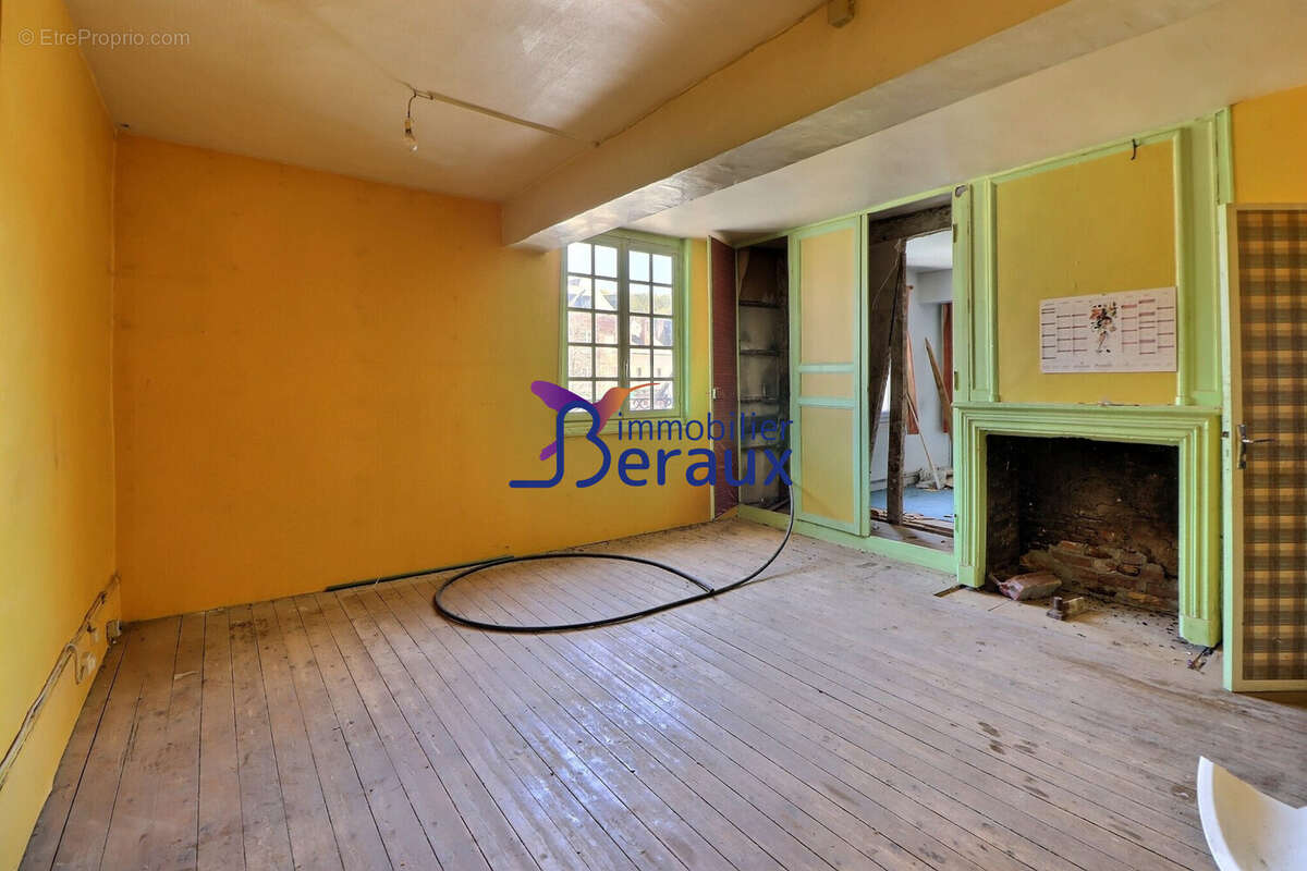 Appartement à CLERES