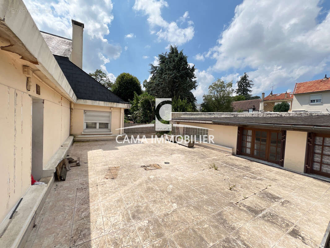 Maison à BUC