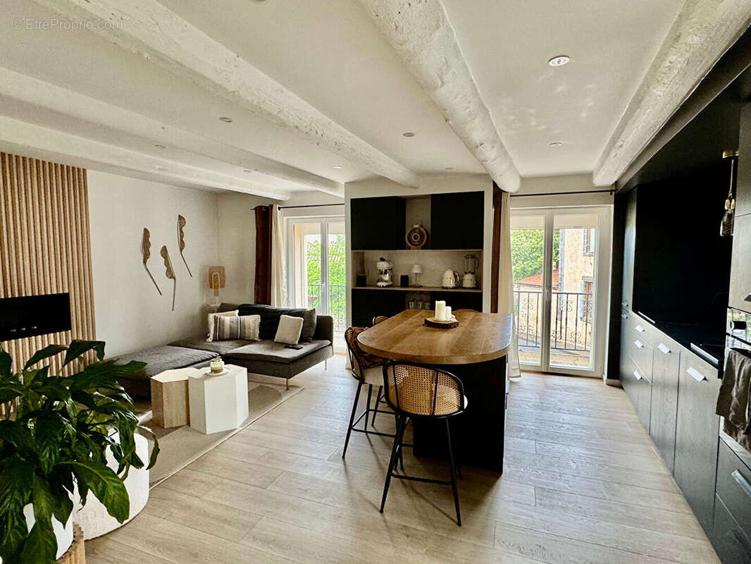 SAINT-GERMAIN-LEMBRON / Maison avec terrasse et balcon 4 chbs + F2 indépendant - photo 2