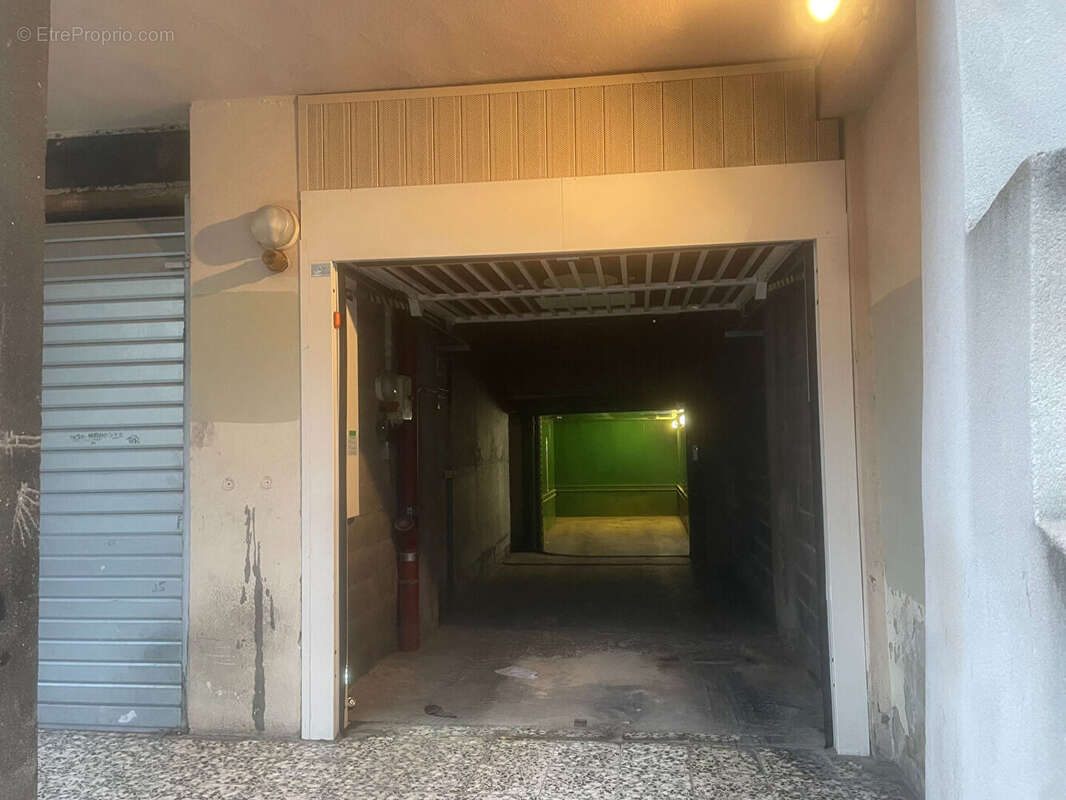 Autre à MARSEILLE-7E