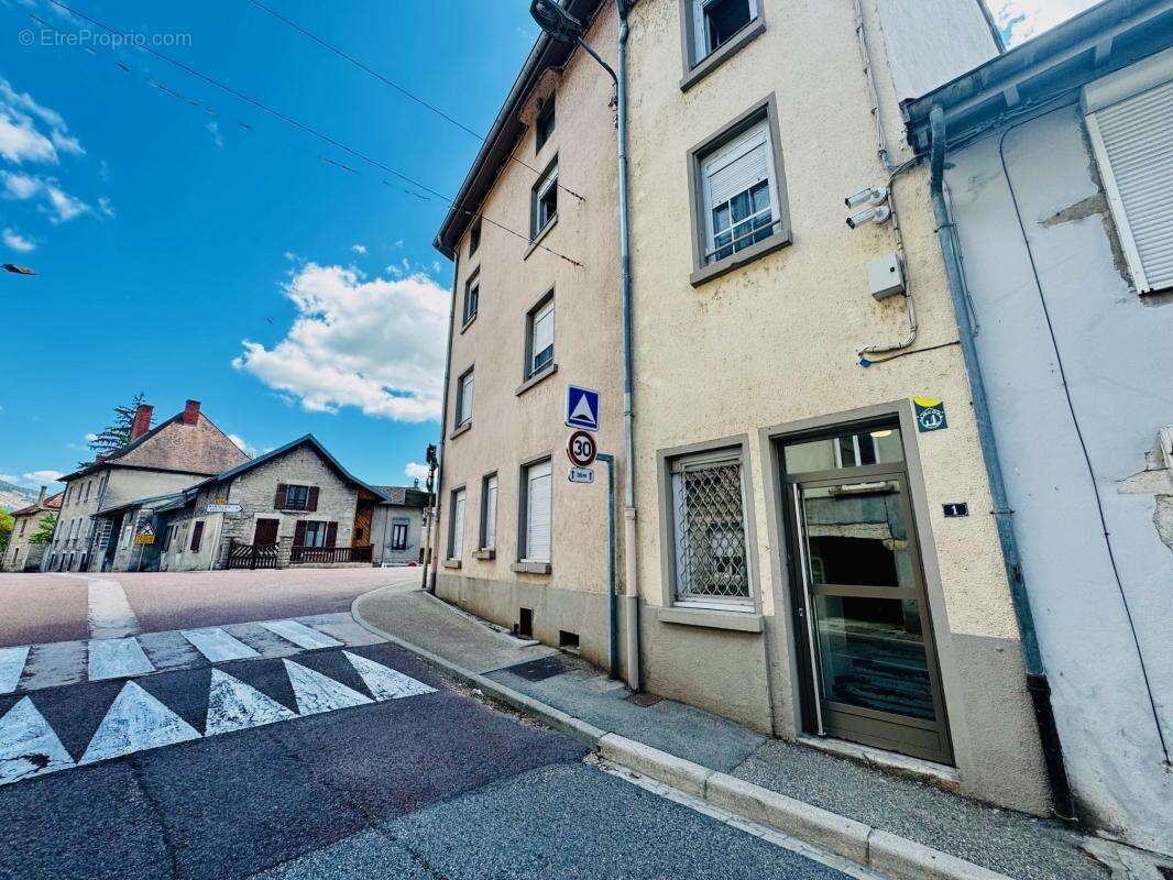 Appartement à SAULT-BRENAZ