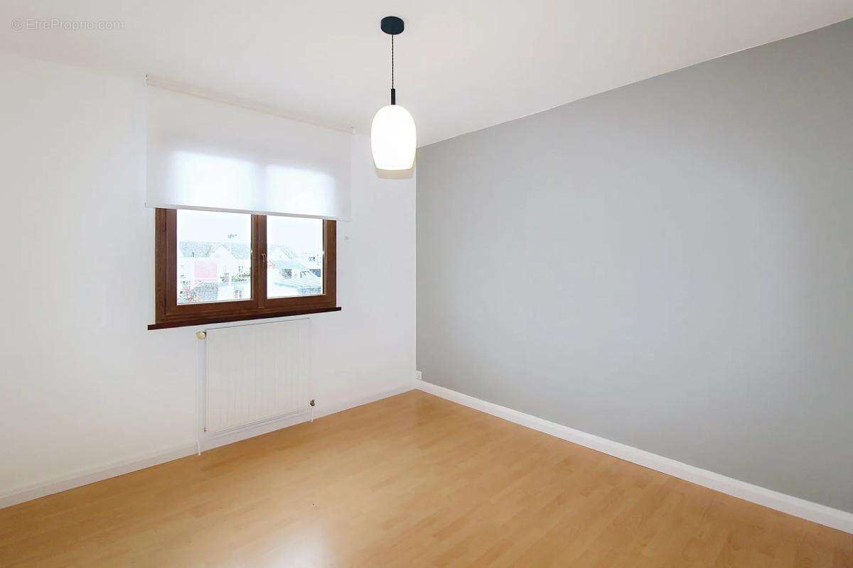 Appartement à DONVILLE-LES-BAINS