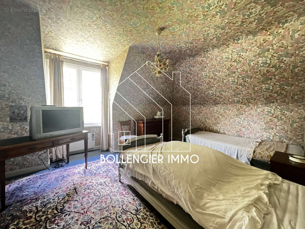 Maison à SAINT-FLORIS