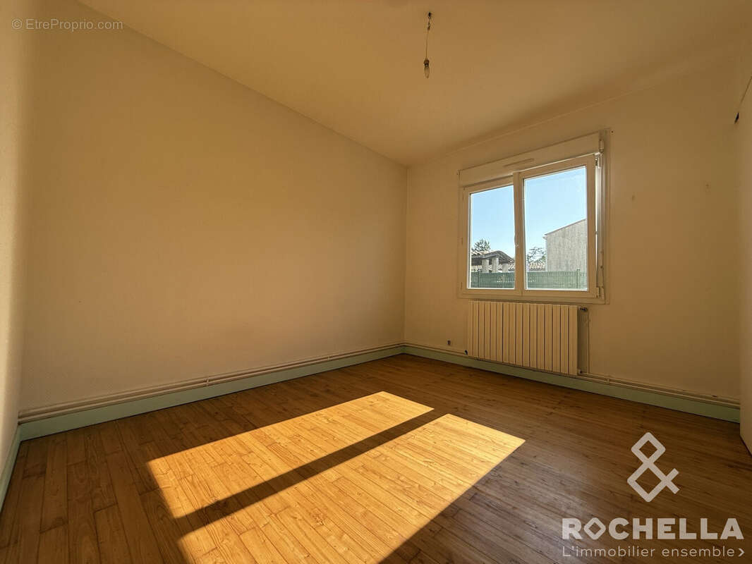 Maison 92 m² à Saint-Julien-De-L'escap  - photo 5