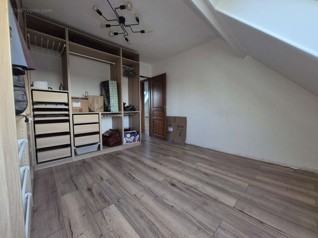 Maison à MAURECOURT