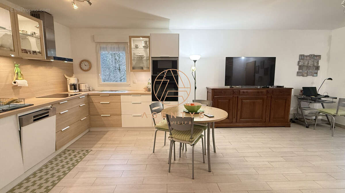 Appartement à LE PLESSIS-TREVISE