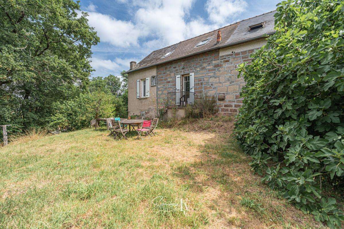 Maison 110 m² à Objat  - photo 6