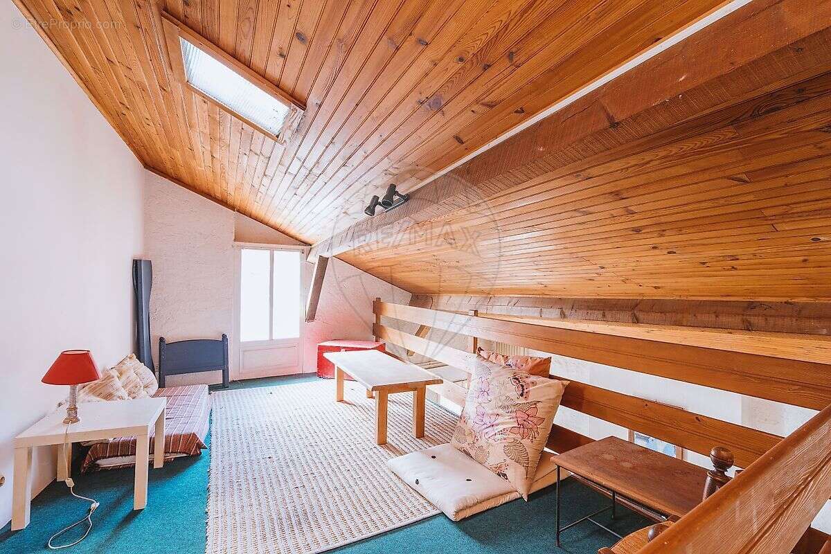 Maison à BELLENAVES