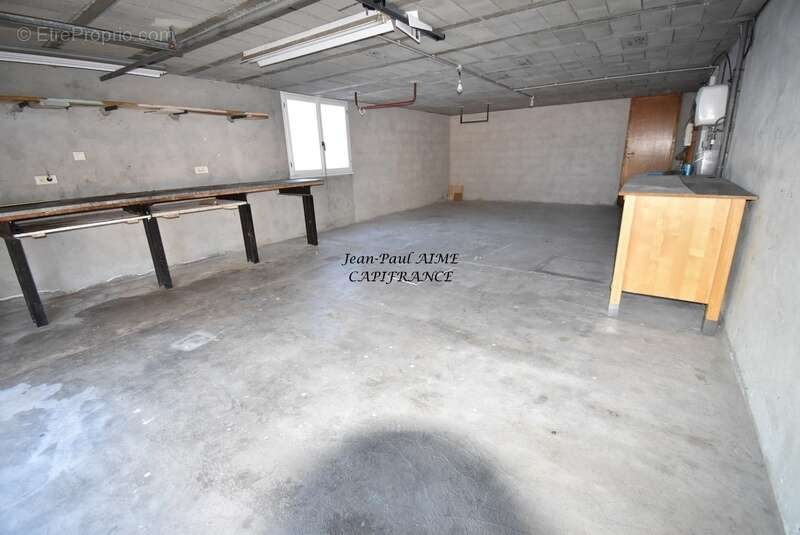 Maison à SAINT-JULIEN-DE-PEYROLAS