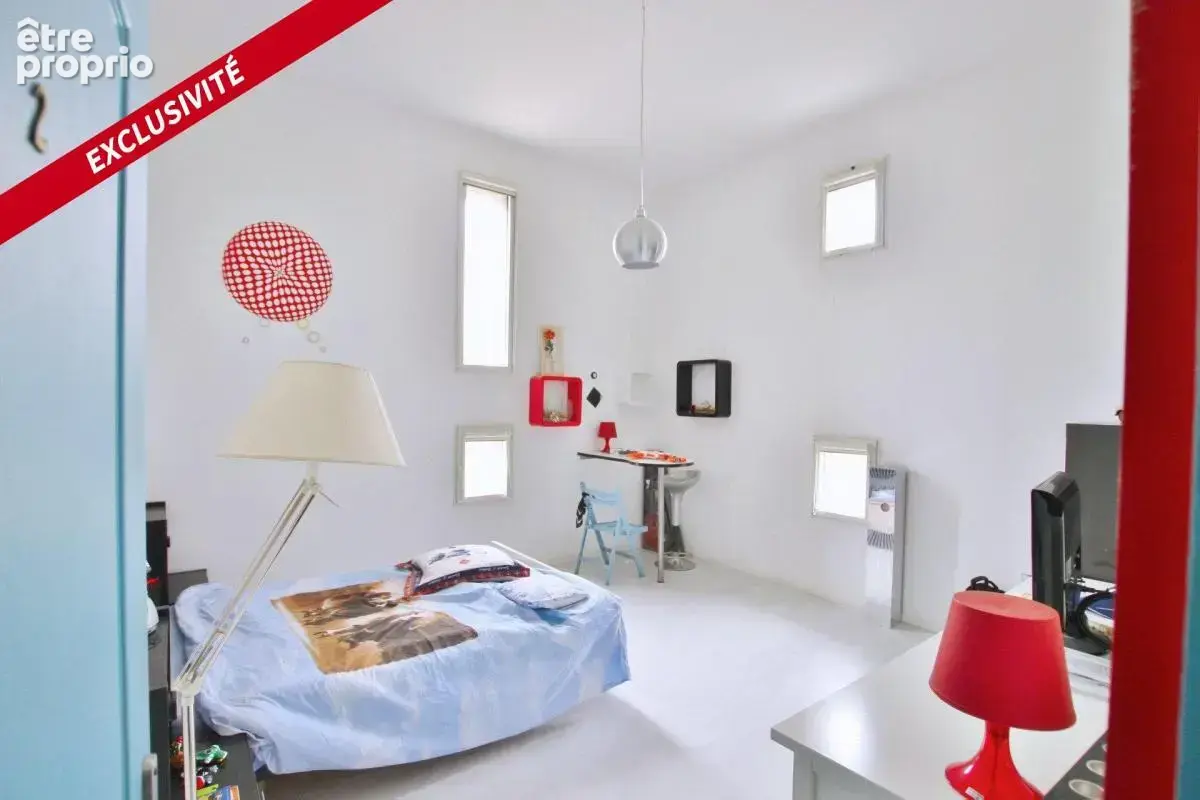 Maison atypique sur un terrain de 2 ha 19a 33ca - photo 10