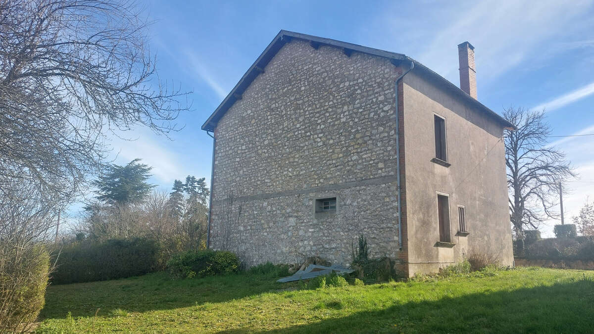 Maison à CAHUZAC-SUR-VERE