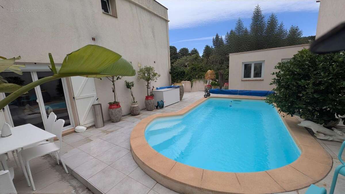 Maison à SIX-FOURS-LES-PLAGES