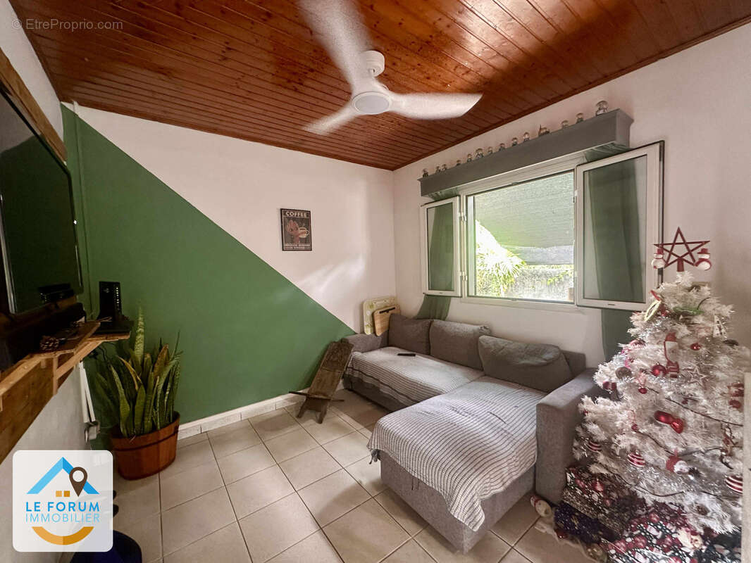 Saint joseph 97480 - ensemble immobilier entretenu - facile d'acces - proche des commodites - photo 3