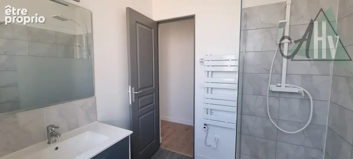 Maison de ville sur sous-sol total - 143 m2 - Hyper centre de Provins - photo 8
