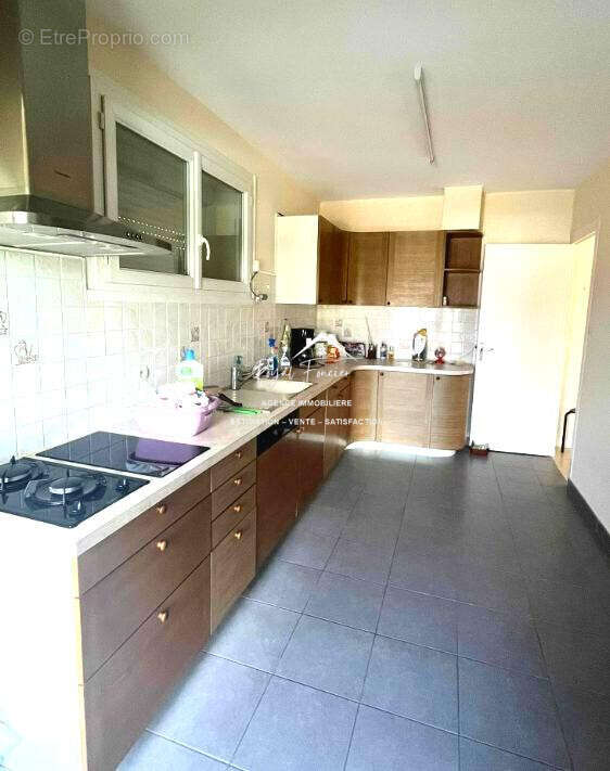 Cuisine A et E - Maison à PORT-DE-PILES