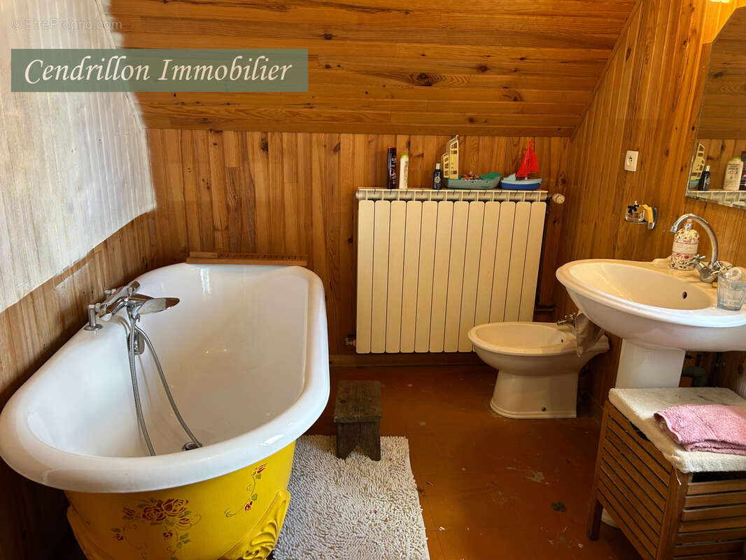 Charmante Maison de Bourg Indépendante à Bonnat   103 m2 sur 335 m2 de terrain - photo 17