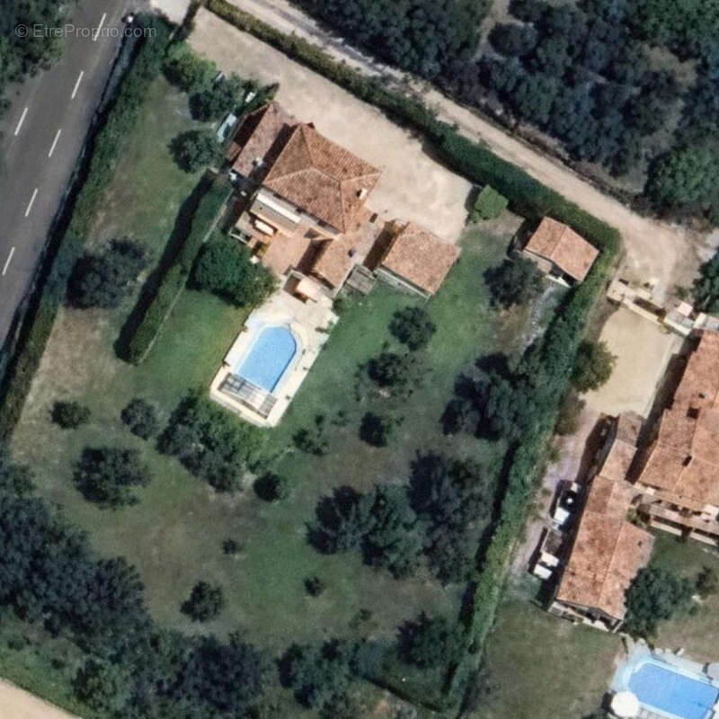 Maison à ROGNES