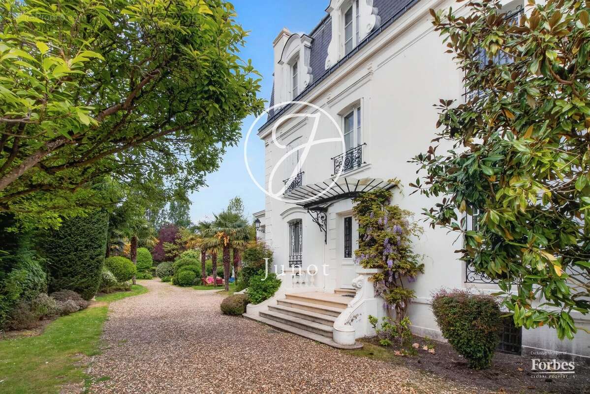 Maison à LE VESINET