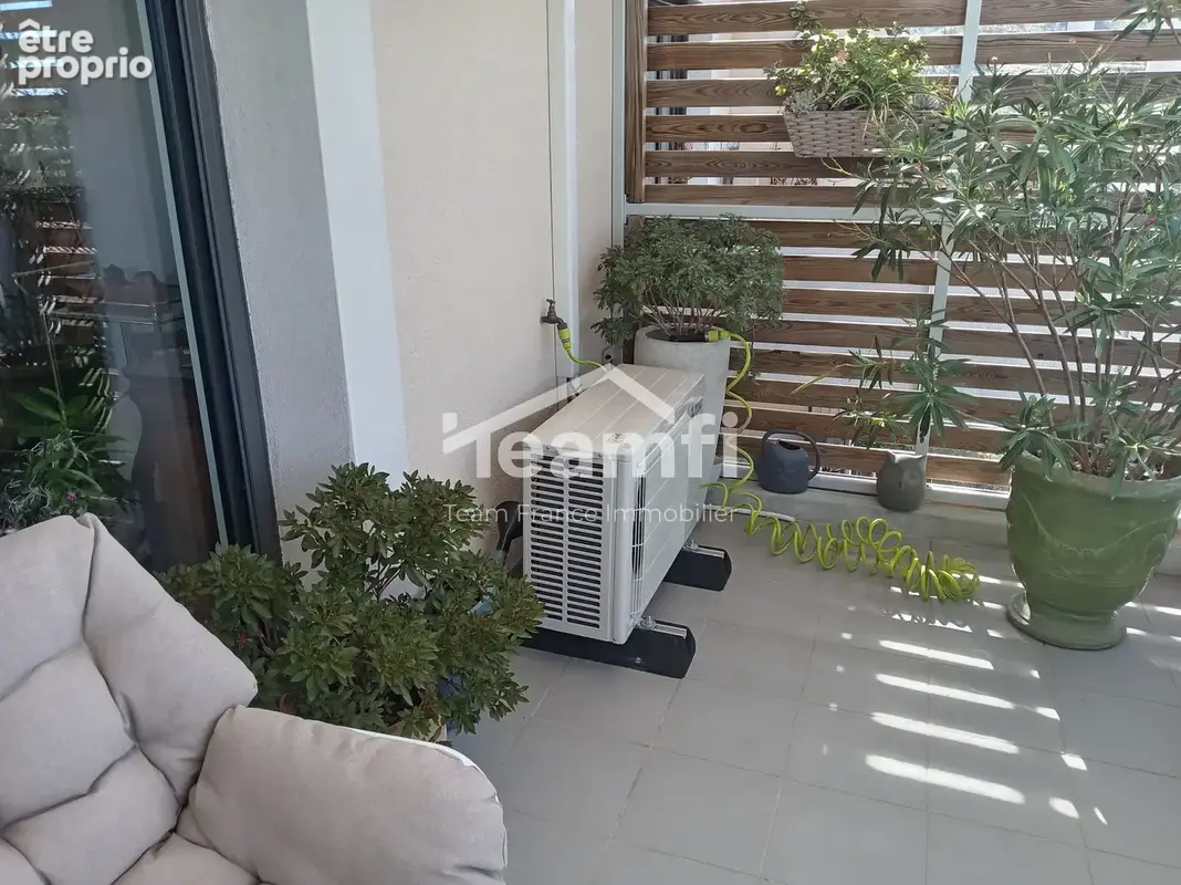 Appartement 3 pièces 76 m² à vendre à Villeneuve-De-Berg (07170) - photo 2