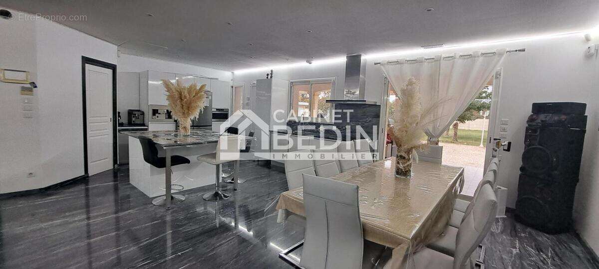 Maison à AMBARES-ET-LAGRAVE