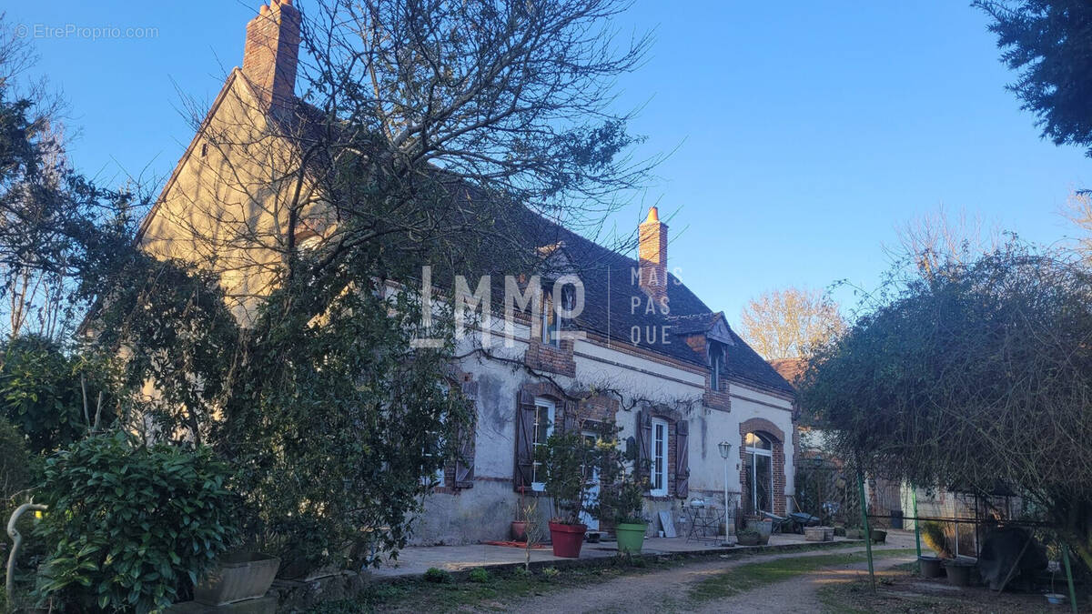 Maison à SAVIGNY-SUR-BRAYE