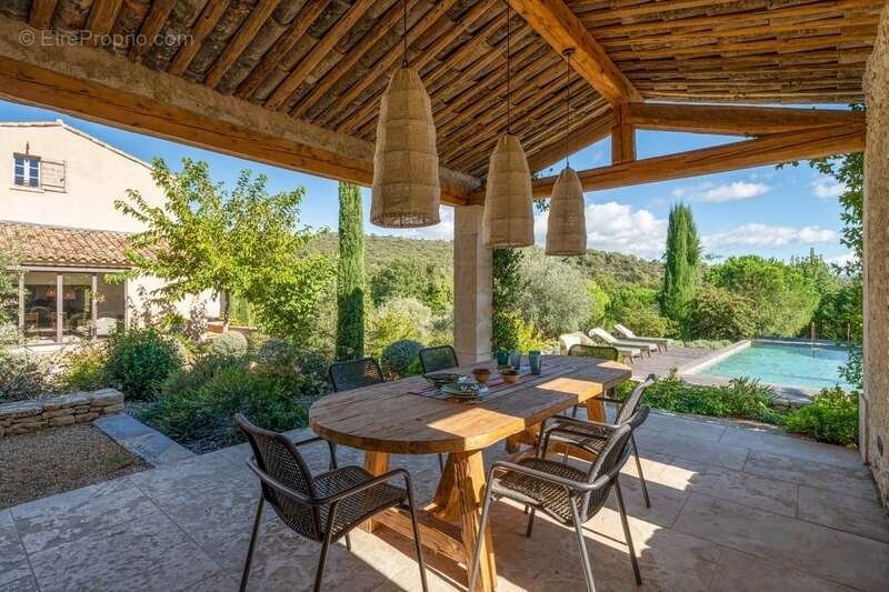 Maison à SAINT-SATURNIN-LES-APT