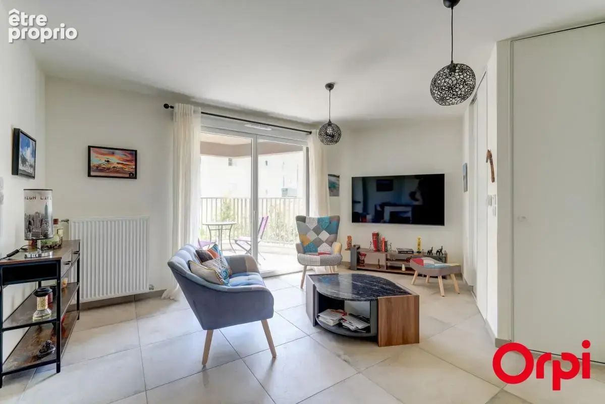 Appartement T2 de 40 m2 avec balcon et garage  À Vendre - photo 3