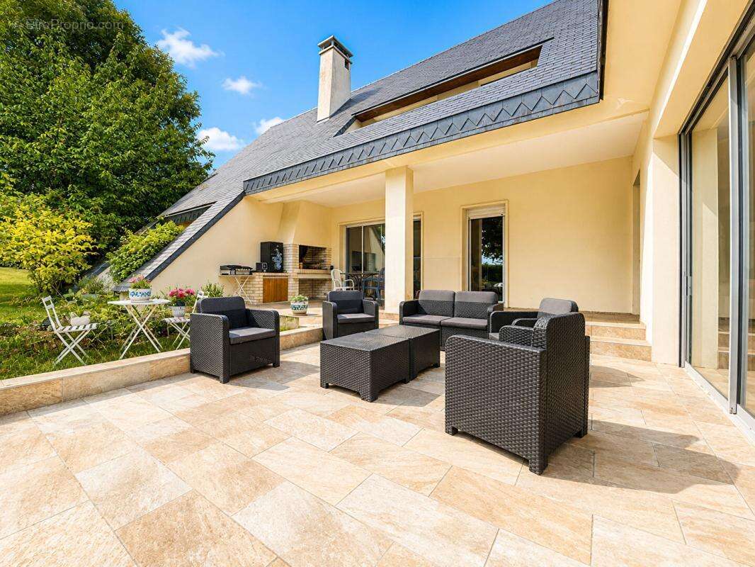 Maison d'architecte de 280 m2 à Mamers avec piscine intérieure - photo 3