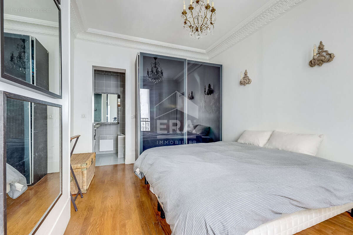 Appartement à PARIS-17E