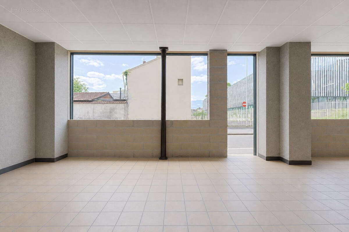 Commerce à MONTREUIL