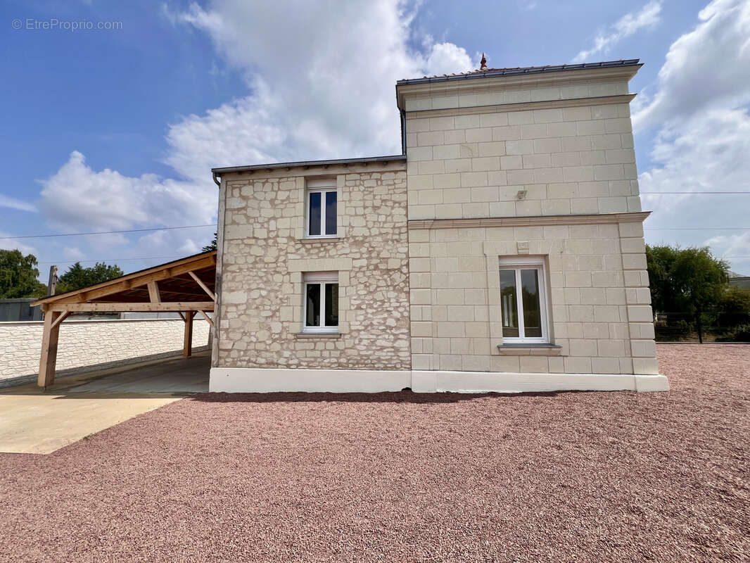 Maison à VILLEBERNIER