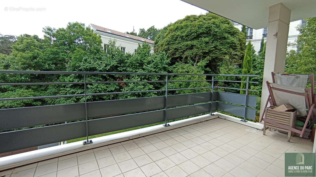 Appartement à VILLE-D'AVRAY