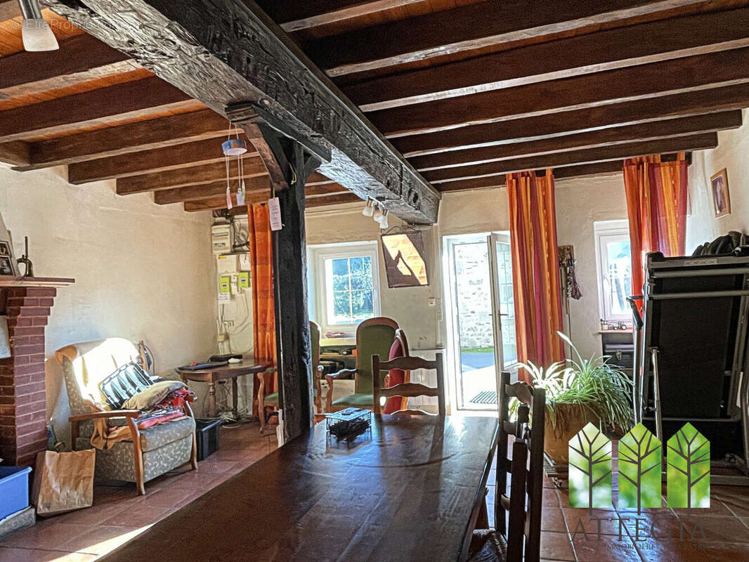 Maison 255 m² à Jouillat  - photo 6